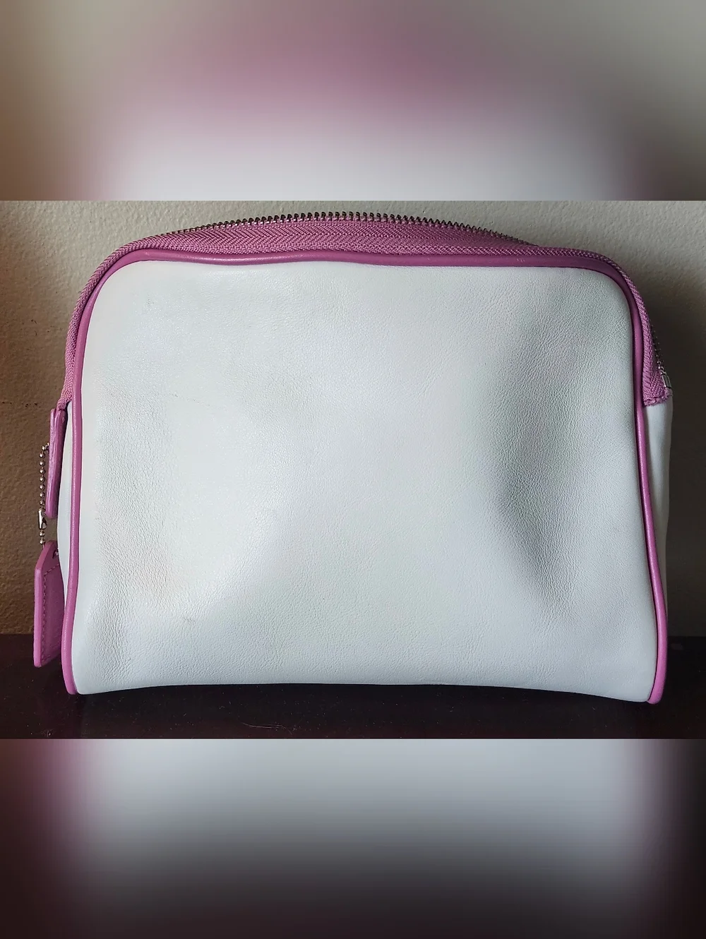 COACH Vintage White Leather Travel Pouch with Pink Trim. - Picture 9 of 10